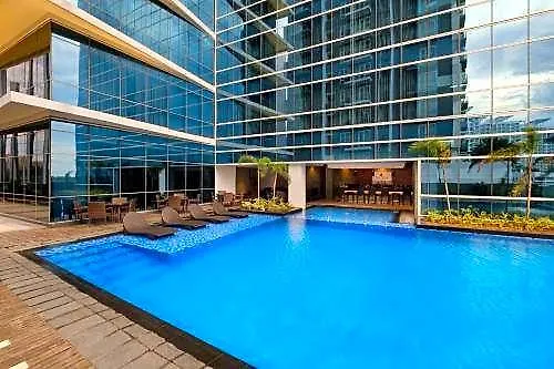 8 Newtown Boulevard By Flow 8 Suites Lapu-Lapu City