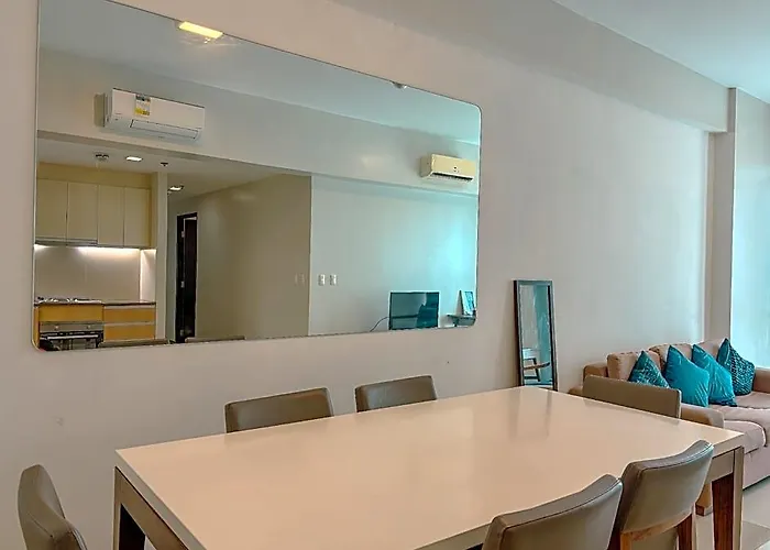 8 Newtown Boulevard By Flow 8 Suites Hotell Lapu-Lapu City
