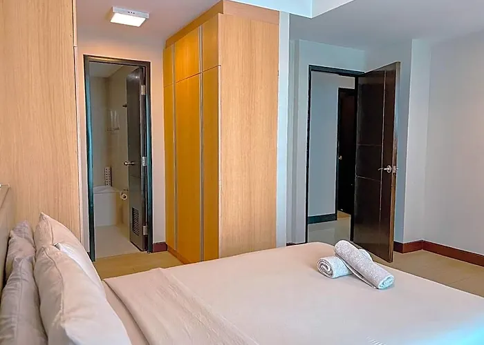8 Newtown Boulevard By Flow 8 Suites Hotell Lapu-Lapu City